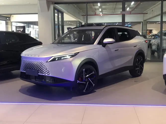 Omoda E5 Elétrico (61,1 KW) 2026