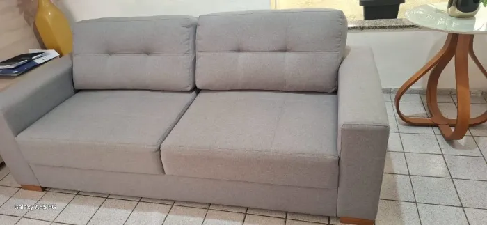 Sofá em linho 3 lugares