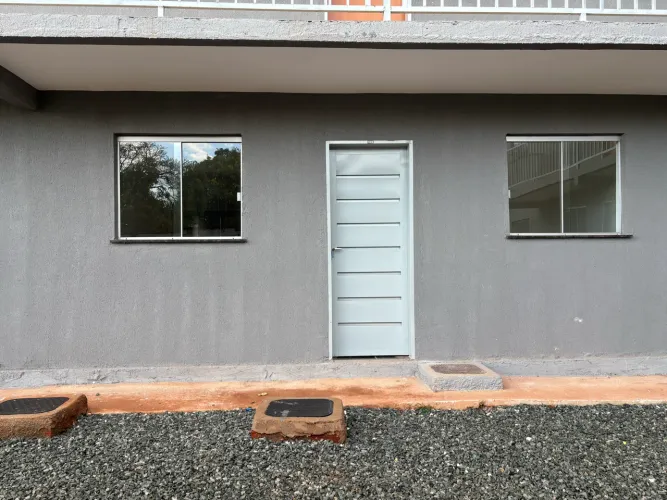 Alugo apt térreo