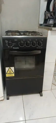 Vendo fogão seminovo funcionando tudo perfeitamente