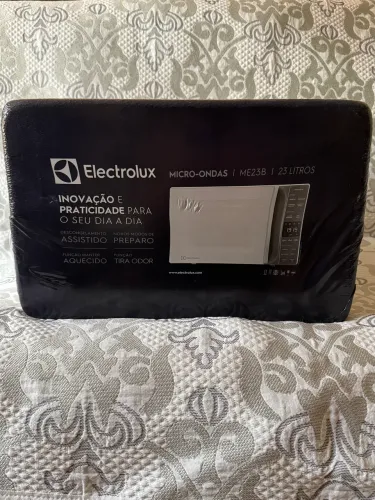 Micro-ondas Electrolux 23L Branco Efficient com Descongelamento Assistido ME23B 220v Novo