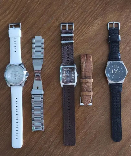 3 relógios originais (Michael Kors, Armani, Guess)