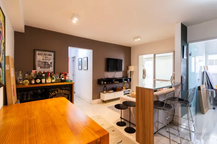 Apartamento com 2 dormitórios sendo 1 suite e 1 vaga - Barra Funda.