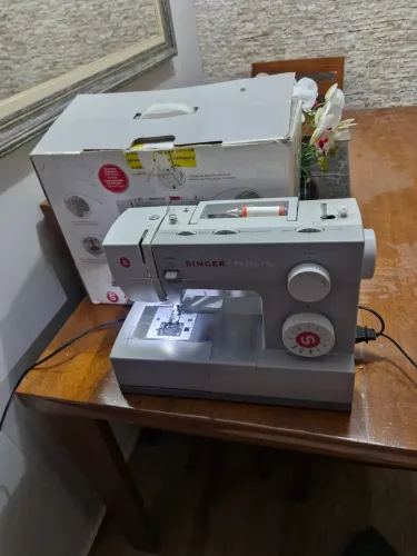 Máquina de costura singer facilita 4411