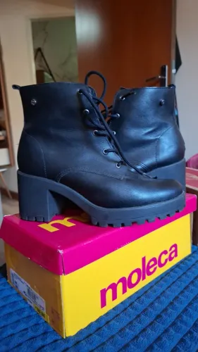 Bota ramarim usada 1 vez TAMANHO 36