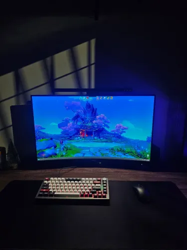 Monitor Asus 32 Pol. 165HZ QHD Curvo