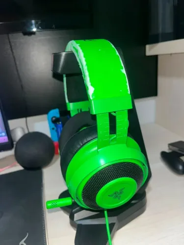 Headset Gamer Razer Kraken Pro V2 - Som Perfeito, Haste Descascada (Usado)