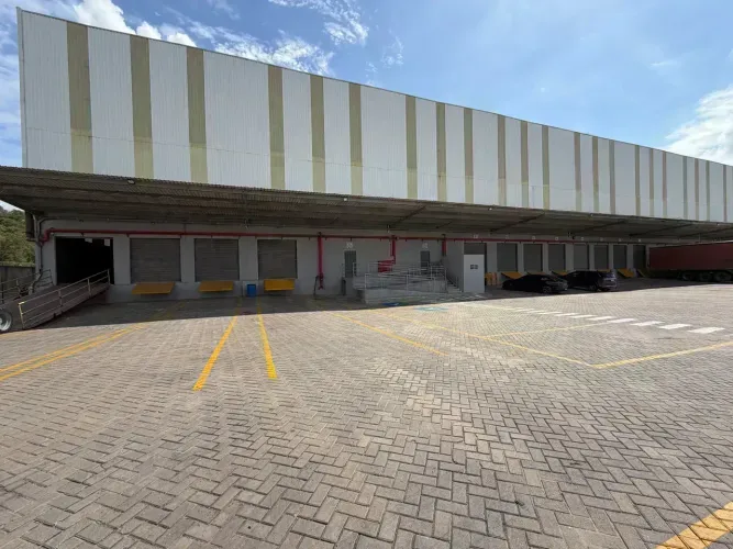 Imóvel para aluguel tem 4814 metros quadrados em Padre Mathias - Cariacica - ES