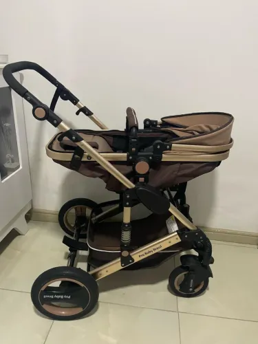 Carrinho de bebê e bb conforto 