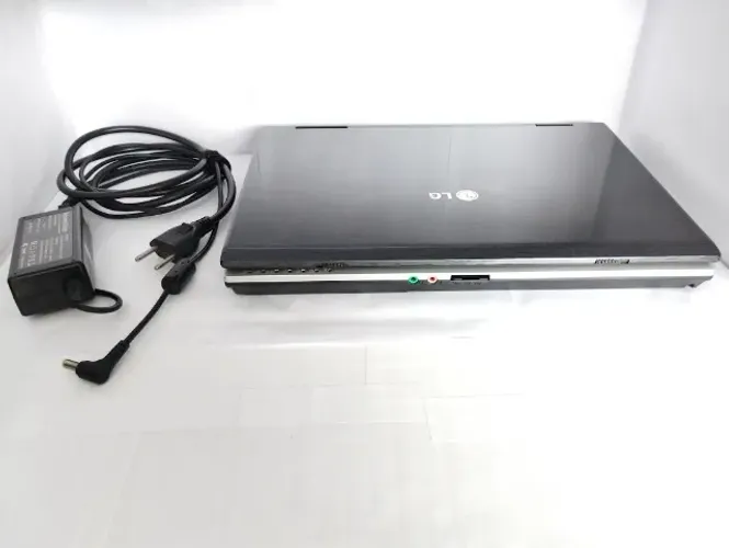 Notebook LG modelo LGR40 - Com Defeito