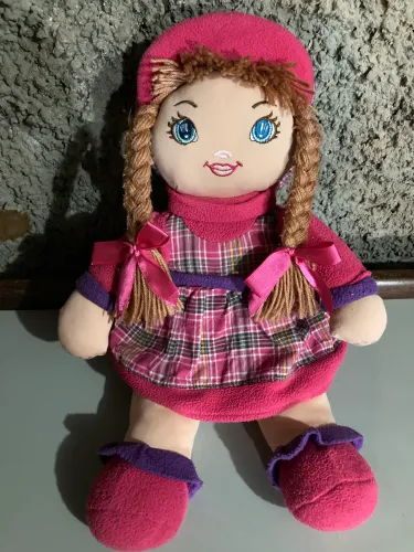 Boneca de tecido rosa