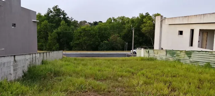Lote no Condomínio Jardins de Veneza em Vila Velha 650 mil