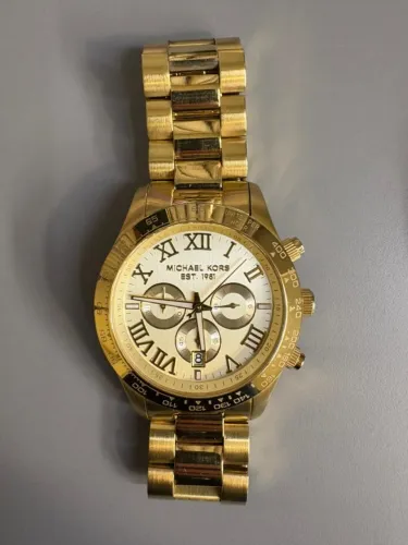 Relógio Michael Kors Dourado Multifuncional com Data - semi novo