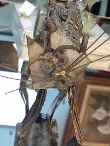 ESCULTURA DE ARTE METÁLICA 