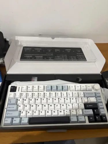 Teclado Aula F75 Mecânico Sem Fio Tri Mode Gasket Hot Swapp Cor de teclado Branco Idioma I