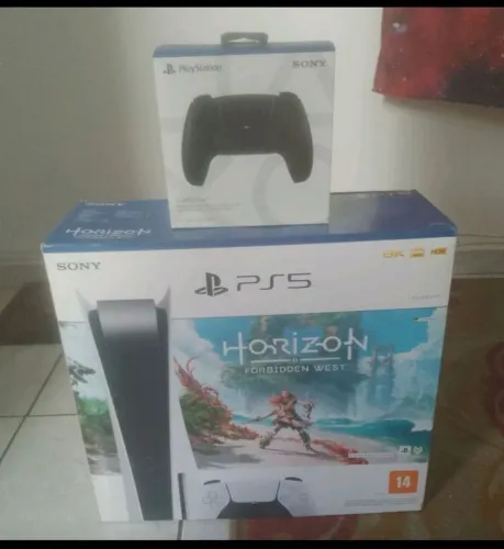 Play 5 em Perfeito estado pouco tempo de uso ,jogue com todo poder do Play5