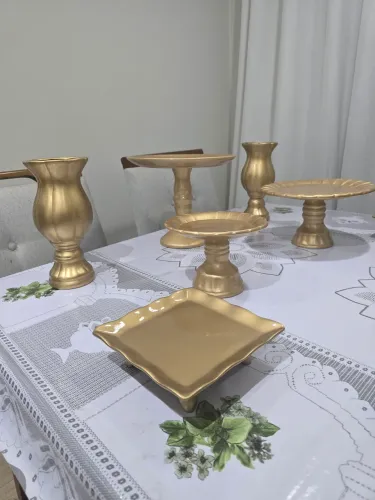 Conjunto peças cerâmica dourada
