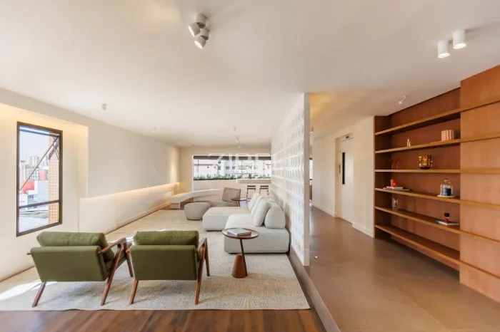 APARTAMENTO À VENDA NO EDIFÍCIO PATRAS, 3 SUÍTES NO BIGORRILHO