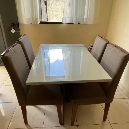 Conjunto de mesa 4 cadeiras tampa de vidro , aceita cartão ( com taxa do comprador )