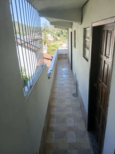 Alugo casa com 2 quartos ,sala, cozinha,banheiro