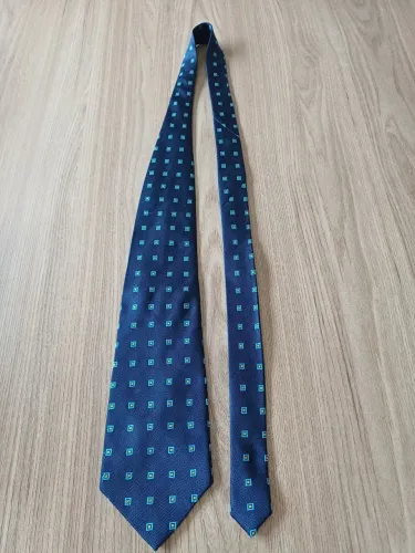 Gravata MR.Tie azul marinho com pontos azul claro.