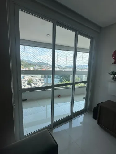 PORTA DE CORRER 3 FOLHAS 2,00m x 2,20m