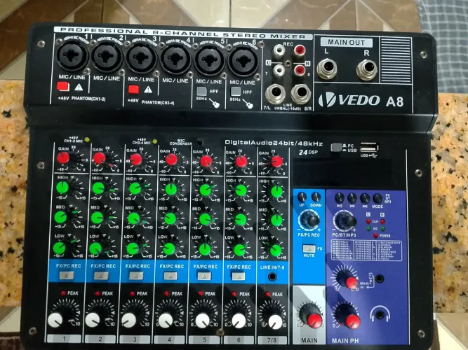 Mesa de som Vedo A8