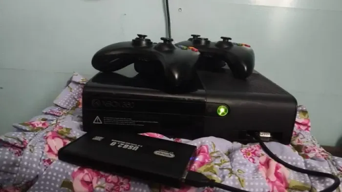 Xbox 360 Slim 500GB + 2 Controles + Jogos + Kit Completo | Excelente Estado