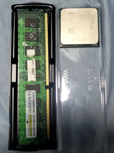 Processador AMD FX 4300 + 4GB de Memória RAM DDR3