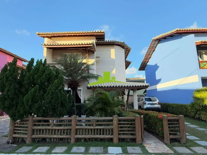 Stella Maris. Casa duplex à venda, 125m². Condomínio fechado. 3/4, suíte, Energia Solar, 2