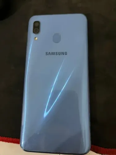 Samsung Galaxy A30