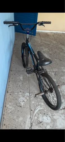 Bicicleta aro 20 ( BMX) R$450