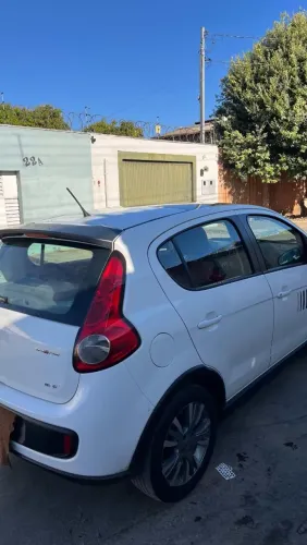 Fiat Palio Sporting 1.6 Flex 16V 5P 2014