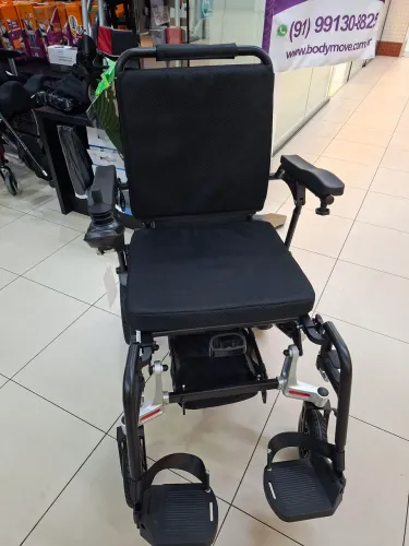 CADEIRA DE RODAS MOTORIZADA 
