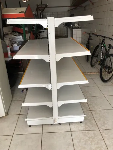 Prateleiras de Centro reforçada