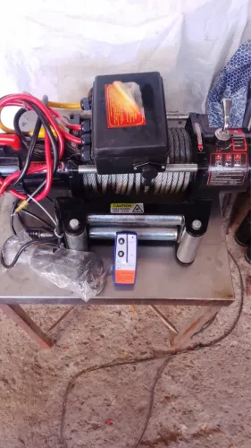 Vendo Guincho Elétrico 12.000lbs 12v