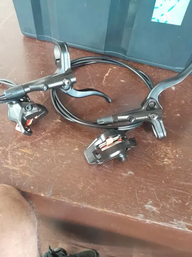 Par de freios Shimano hidráulico m401