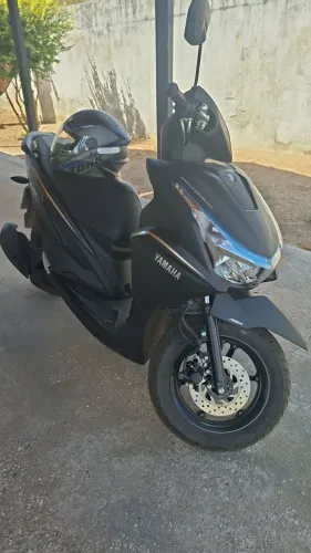 ? YAMAHA FLUO CONNECT 125 ABS 2026 PRETA - APENAS 730 KM!
