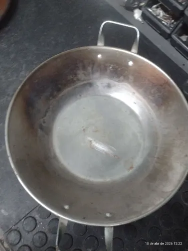 Vendo um tacho ferro 32 ( semi novo)