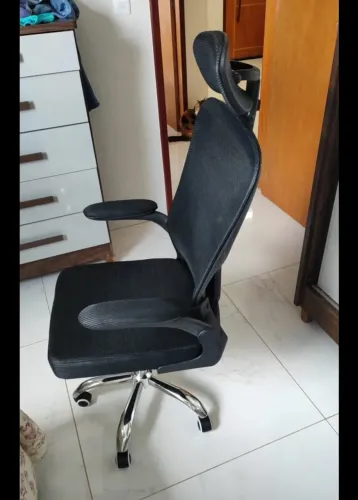 Vendo cadeira gamer, ergonômica!