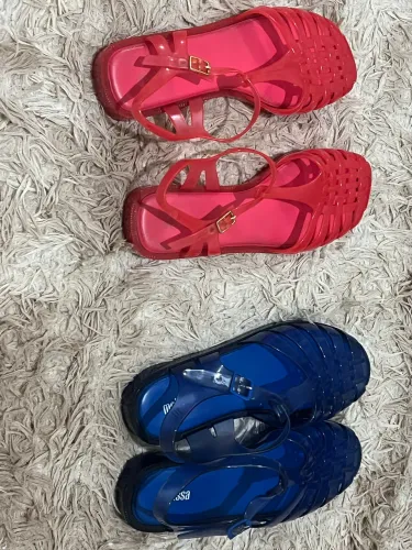 02 pares de melissas n 37.  Usadas poucas vezes 