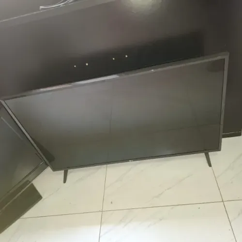 VENDO JUNTAS - 2 (DUAS) TV'S CCE LED 32 + TV LG LED 32"