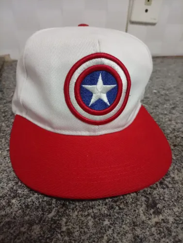 Boné capitão América 