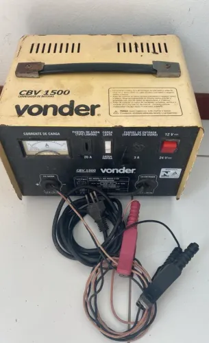 Vendo carregador de baterias.