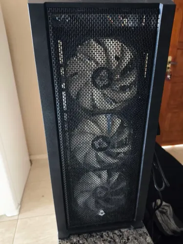 Gabinete gamer mancer