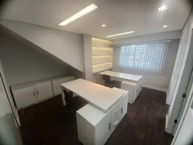 ALUGA-SE ESPAÇO COMERCIAL - 84m² de área privativa - Bairro Lindóia / Curitiba - Pr