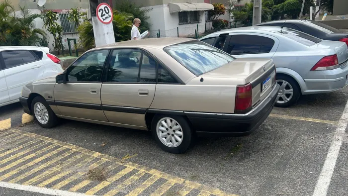 Chevrolet Omega GLS 2.2 / 2.0 (álcool) 1995