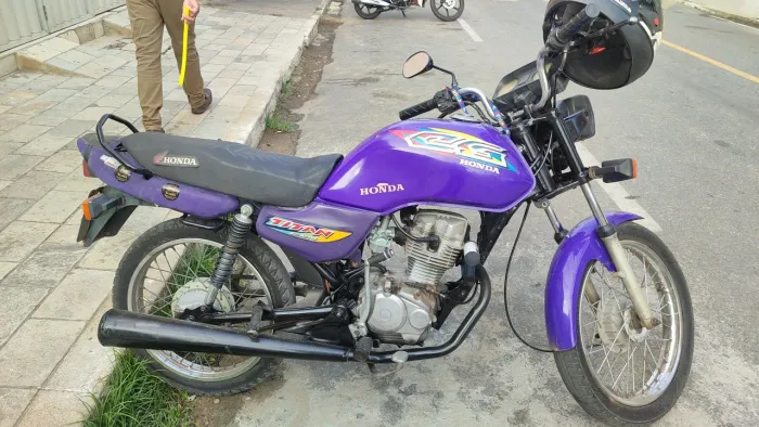Moto excelente. 97 um robô ?