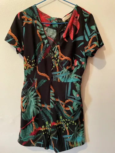 Macaquinho preto com estampa