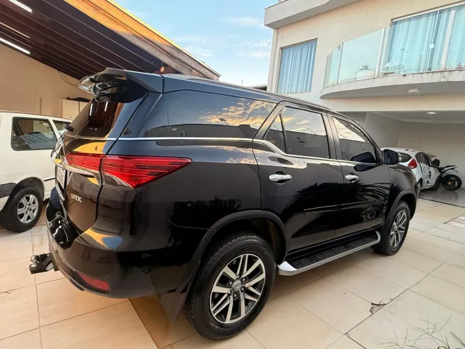 Toyota Hilux SW4 SRX 4X4 2.8 TDI 16V Dies. Aut. 2018